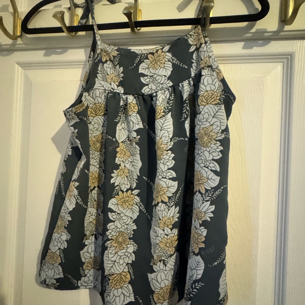 Floral Hina Top in Gray Colorway